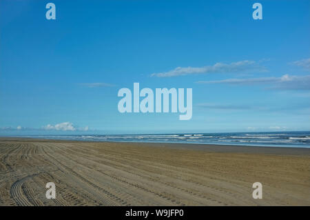 Schmierspuren auf Hasunuma Strand in Hasunuma Stadt, Präfektur Chiba, Japan. Stockfoto