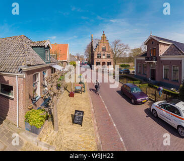 Rathaus, Graft, Noord-Holland, Niederlande, 30071552 *** Local Caption *** Stadt, Dorf, Winter, Luftbild, Fahrrad, Radfahrer, Stockfoto