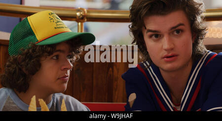 Die dritte Saison der amerikanischen Science Fiction - Horror web TV-Serie fremder Sachen, betitelt fremder Dinge 3. Die dritte Staffel stars Winona Ryder, David Harbour, Finn Wolfhard, Millie Bobby Brown, Gaten Matarazzo, Kaleb, McLaughlin, Noah Schnapp, Sadie Waschbecken, Natalia Dyer, Charlie Heaton, Joe Keery, dacre Montgomery, Maya Hawke, Priah Ferguson, und Cara Buono. Dieses Foto ist nur für den redaktionellen Gebrauch bestimmt und unterliegen dem Copyright der Film Company und/oder der bezeichneten Fotograf durch den Film oder die Produktion Firma zugewiesen. Stockfoto