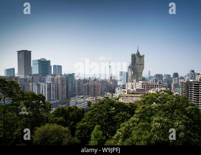 Städtischen Skyline Blick von Guia Festung mit Turm Bausteine im Zentrum von Macau city China Stockfoto