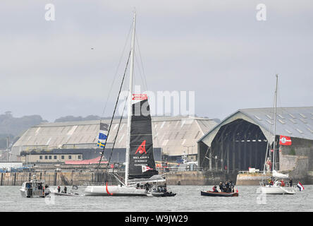 Klima Aktivistin Greta Thunberg beginnt Ihre Reise in die USA von Plymouth auf der Malizia II, Klima Demonstrationen im Land am 20. September und 27. und bei den Vereinten Nationen Klimaschutz Gipfel sprechen. Stockfoto