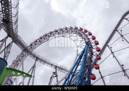 Tokio, Japan, 07.10.2019, Riesenrad in La Qua, Vergnügungspark. In der Nähe von Tokyo Dome in Suidobashi entfernt. Stockfoto