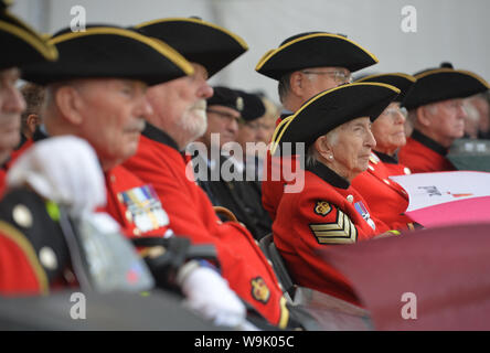 Chelsea Rentner bei einem Royal British Legion Fall an der National Memorial Arboretum in Staffordshire auf den 50. Jahrestag der Bereitstellung der britischen Armee in Nordirland. Stockfoto