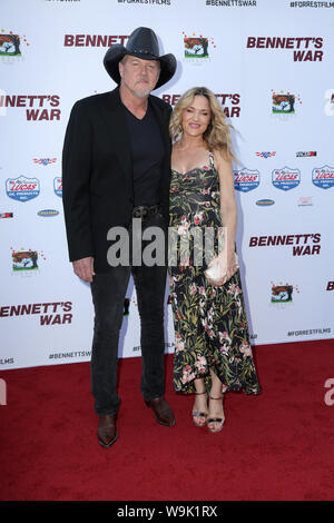 August 13, 2019, Burbank, CA, USA: LOS ANGELES - 23 AUG 13: Trace Adkins, Victoria Prat im ''Bennett's Krieg'' Los Angeles Premiere auf der Warner Brothers Studios am 13. August 2019 in Burbank, CA (Credit Bild: © Kay Blake/ZUMA Draht) Stockfoto