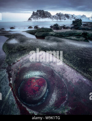 Dragon's Eye, Uttakleiv Strand, Lofoten, Nordland, Norwegen, Europa Stockfoto