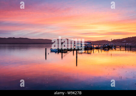 Sonnenuntergang über der Lagune von Knysna, Garden Route, Western Cape, Südafrika, Afrika Stockfoto