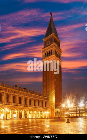 Campanile, Markusplatz, Venedig, UNESCO-Weltkulturerbe, Venetien, Italien, Europa Stockfoto