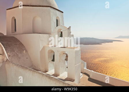 Griechisch-orthodoxe Kirche in Fira, Santorini (Thira), Kykladen, Ägäis, griechische Inseln, Griechenland, Europa Stockfoto