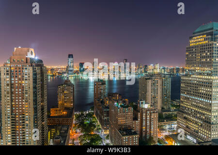 Lower Manhattan und Jersey City in New Jersey über die Hudson River, New York, Vereinigte Staaten von Amerika, Nordamerika Stockfoto