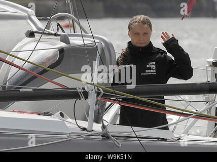 Klima Aktivistin Greta Thunberg beginnt Ihre Reise in die USA von Plymouth auf der Malizia II, Klima Demonstrationen im Land am 20. September und 27. und bei den Vereinten Nationen Klimaschutz Gipfel sprechen. Stockfoto