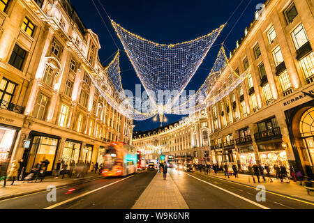 Festliche Weihnachtsbeleuchtung in der Regent Street in 2016, London, England, Vereinigtes Königreich, Europa Stockfoto