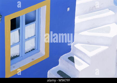 Detail der hell gestrichenen Haus in Oia, Santorini (Thira), Kykladen, Griechenland, Europa Stockfoto