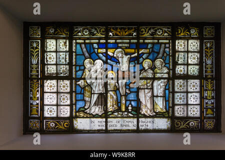 Glasfenster in der Pfarrkirche St. Pancras, London, UK Stockfoto