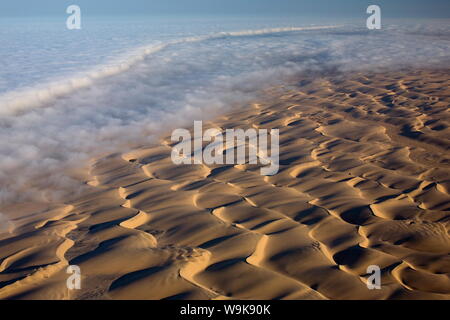 Luftaufnahmen von Sanddünen, Skeleton Coast Park, Namib-Wüste, Namibia, Afrika Stockfoto