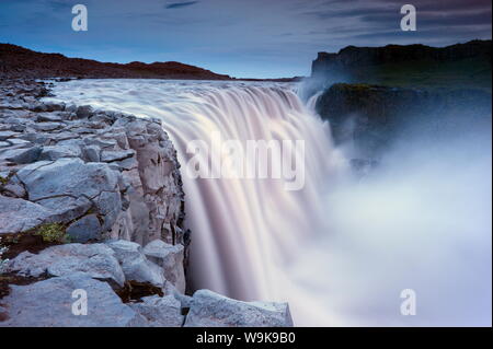 Größten Wasserfall Dettifoss, in Europa bei 45 m hohe und 100 m Breite, Jokulsargljufur National Park, North Island (nordurland), Island, Polargebiete Stockfoto