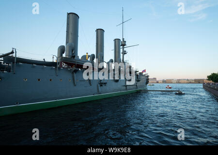 Lineare Kreuzer Aurora, das Symbol der Oktoberrevolution, Sankt Petersburg, Russland Stockfoto