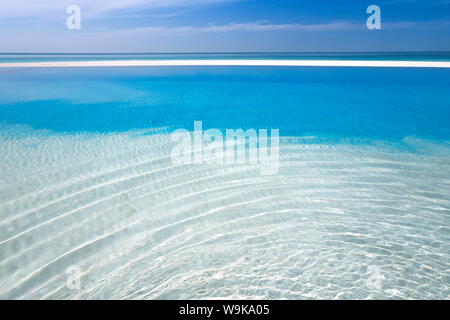 Infinity-Pool, Malediven, Indischer Ozean, Asien Stockfoto