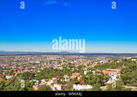 Panoramablick auf San Miguel de Allende aus einer Stadt Suche Stockfoto