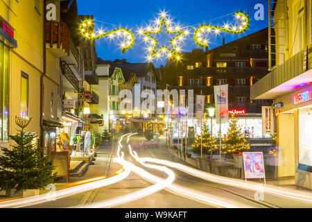 Die dorfstraße in Wengen, Jungfrau Region, Berner Oberland, Schweizer Alpen, Schweiz, Europa Stockfoto