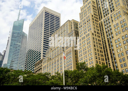 Avenue von Amerika; Bryant Park, Manhattan, New York City, USA. Stockfoto