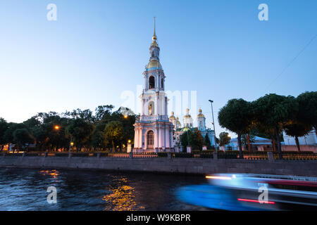 Glockenturm Naval Kathedrale St. Nicholas während der weißen Nächte St. Petersburg, Russland Stockfoto