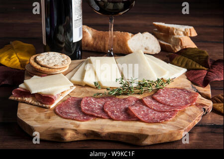 Fleisch und Käse Tablett Stockfoto