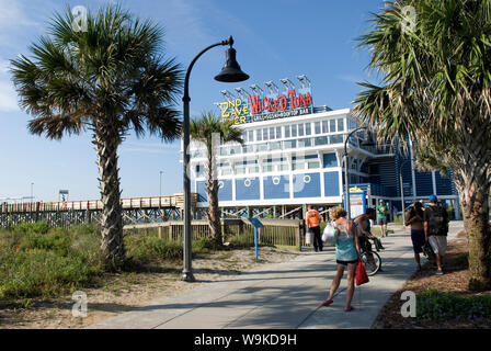 2Nd Avenue Pier & Gottlosen Thunfisch Restaurant in Myrtle Beach, USA. Stockfoto