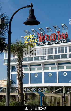 2Nd Avenue Pier & Gottlosen Thunfisch Restaurant in Myrtle Beach, USA. Stockfoto