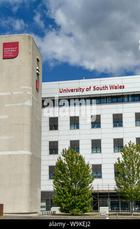 CARDIFF, WALES - Juni 2019: Auf der Außenseite von der Universität von South Wales campus Gebäude im Stadtzentrum von Cardiff Zeichen Stockfoto