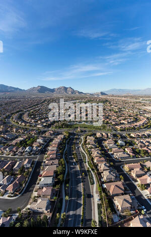 Vertikale Luftaufnahme der Vorort Summerlin in Las Vegas, Nevada. Stockfoto