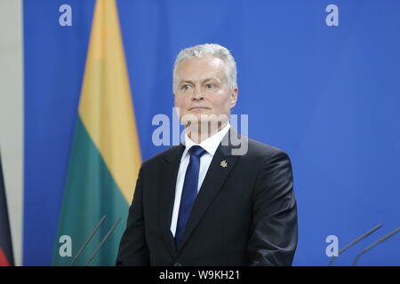 Berlin, Deutschland. 08 Apr, 2019. Litauische Präsident, Gitanas Nauseda im Bundeskanzleramt. Bundeskanzlerin Angela Merkel empfängt den Präsidenten der Republik Litauen, Gitanas Nauseda, dem Bundeskanzleramt. Im Mittelpunkt stehen die bilateralen Beziehungen sowie auf die Europa- und Außenpolitik. (Foto von Simone Kuhlmey/Pacific Press) Quelle: Pacific Press Agency/Alamy leben Nachrichten Stockfoto