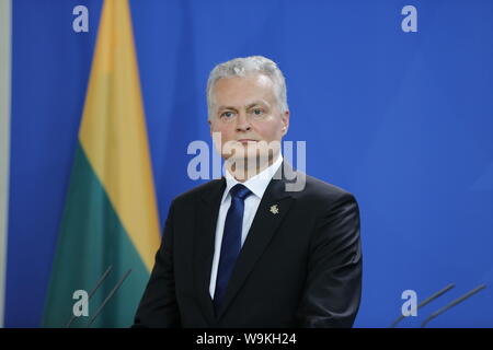 Berlin, Deutschland. 08 Apr, 2019. Litauische Präsident, Gitanas Nauseda im Bundeskanzleramt. Bundeskanzlerin Angela Merkel empfängt den Präsidenten der Republik Litauen, Gitanas Nauseda, dem Bundeskanzleramt. Im Mittelpunkt stehen die bilateralen Beziehungen sowie auf die Europa- und Außenpolitik. (Foto von Simone Kuhlmey/Pacific Press) Quelle: Pacific Press Agency/Alamy leben Nachrichten Stockfoto