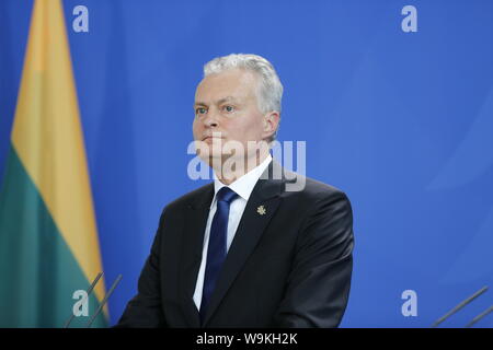 Berlin, Deutschland. 08 Apr, 2019. Litauische Präsident, Gitanas Nauseda im Bundeskanzleramt. Bundeskanzlerin Angela Merkel empfängt den Präsidenten der Republik Litauen, Gitanas Nauseda, dem Bundeskanzleramt. Im Mittelpunkt stehen die bilateralen Beziehungen sowie auf die Europa- und Außenpolitik. (Foto von Simone Kuhlmey/Pacific Press) Quelle: Pacific Press Agency/Alamy leben Nachrichten Stockfoto