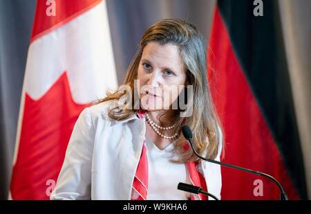 Toronto, Kanada. 14 Aug, 2019. Chrystia Freeland, Außenminister Kanadas, gibt eine Pressekonferenz in Toronto. Credit: Kay Nietfeld/dpa/Alamy leben Nachrichten Stockfoto