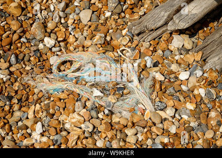 Schmutz Fishermans' auf einem Strand in Großbritannien Stockfoto