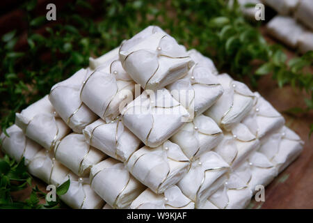 Hochzeit dekorative Süßigkeiten, Hochzeitstorte, Gut verheiratet Kuchen, Hochzeit Souvenir, Schokolade bem Casado Stockfoto