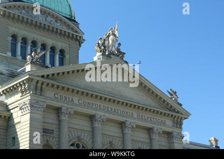 Bern, Schweiz - Juli 23, 2019: Detail der Eidgenössischen Palace (Bundeshaus) in Bern. Stockfoto