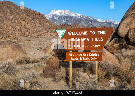Anzeichen für die Alabama Hills, Sierra Nevada, Lone Pine, Kalifornien. Stockfoto