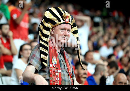 Ein Liverpool Fan auf der Tribüne vor der UEFA Super Cup Finale bei Besiktas, Istanbul. Stockfoto