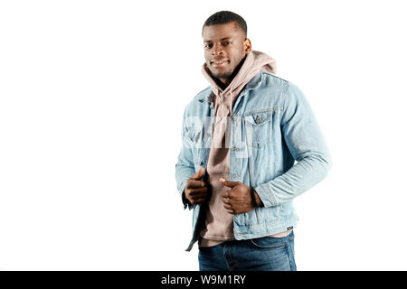 Herbst Stil., gut aussehenden Mann trägt cool legere Kleidung Nahaufnahme portrait. kopieren. Stockfoto