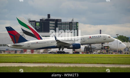 Glasgow, UK. 4. Juni 2019. Emirates Airbus A380 Super Jumbo in Glasgow gesehen Abreise für Dubai. Credit: Colin Fisher/CDFIMAGES.COM Stockfoto