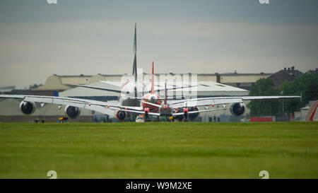 Glasgow, UK. 4. Juni 2019. Emirates Airbus A380 Super Jumbo in Glasgow gesehen Abreise für Dubai. Credit: Colin Fisher/CDFIMAGES.COM Stockfoto