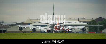 Glasgow, UK. 4. Juni 2019. Emirates Airbus A380 Super Jumbo in Glasgow gesehen Abreise für Dubai. Credit: Colin Fisher/CDFIMAGES.COM Stockfoto