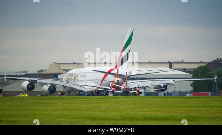 Glasgow, UK. 4. Juni 2019. Emirates Airbus A380 Super Jumbo in Glasgow gesehen Abreise für Dubai. Credit: Colin Fisher/CDFIMAGES.COM Stockfoto