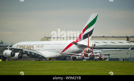 Glasgow, UK. 4. Juni 2019. Emirates Airbus A380 Super Jumbo in Glasgow gesehen Abreise für Dubai. Credit: Colin Fisher/CDFIMAGES.COM Stockfoto