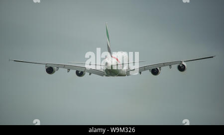 Glasgow, UK. 4. Juni 2019. Emirates Airbus A380 Super Jumbo in Glasgow gesehen Abreise für Dubai. Credit: Colin Fisher/CDFIMAGES.COM Stockfoto