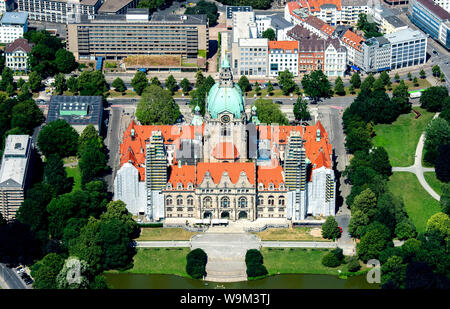 Hannover, Deutschland. 25. Juni 2019. Das Neue Rathaus am Maschteich im Zentrum der Stadt (Luftbild von Ultralight aircraft) gelegen. Credit: Hauke-Christian Dittrich/dpa/Alamy leben Nachrichten Stockfoto