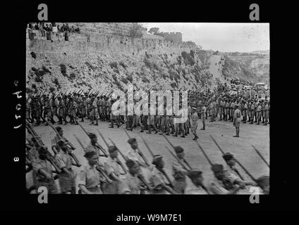 Arabische Rekruten auf Parade in Jerusalem. Rekruten auf den März unterhalb der Zitadelle. Während reden gegeben wurden Stockfoto