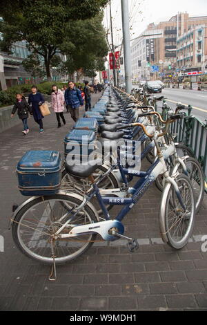 Frei schwebenden BIKE SHARING IN SHANGHAI, China Stockfoto