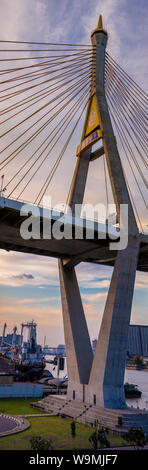 Bhumibol Brücke Blick bei Sonnenuntergang in Bangkok, Thailand Stockfoto